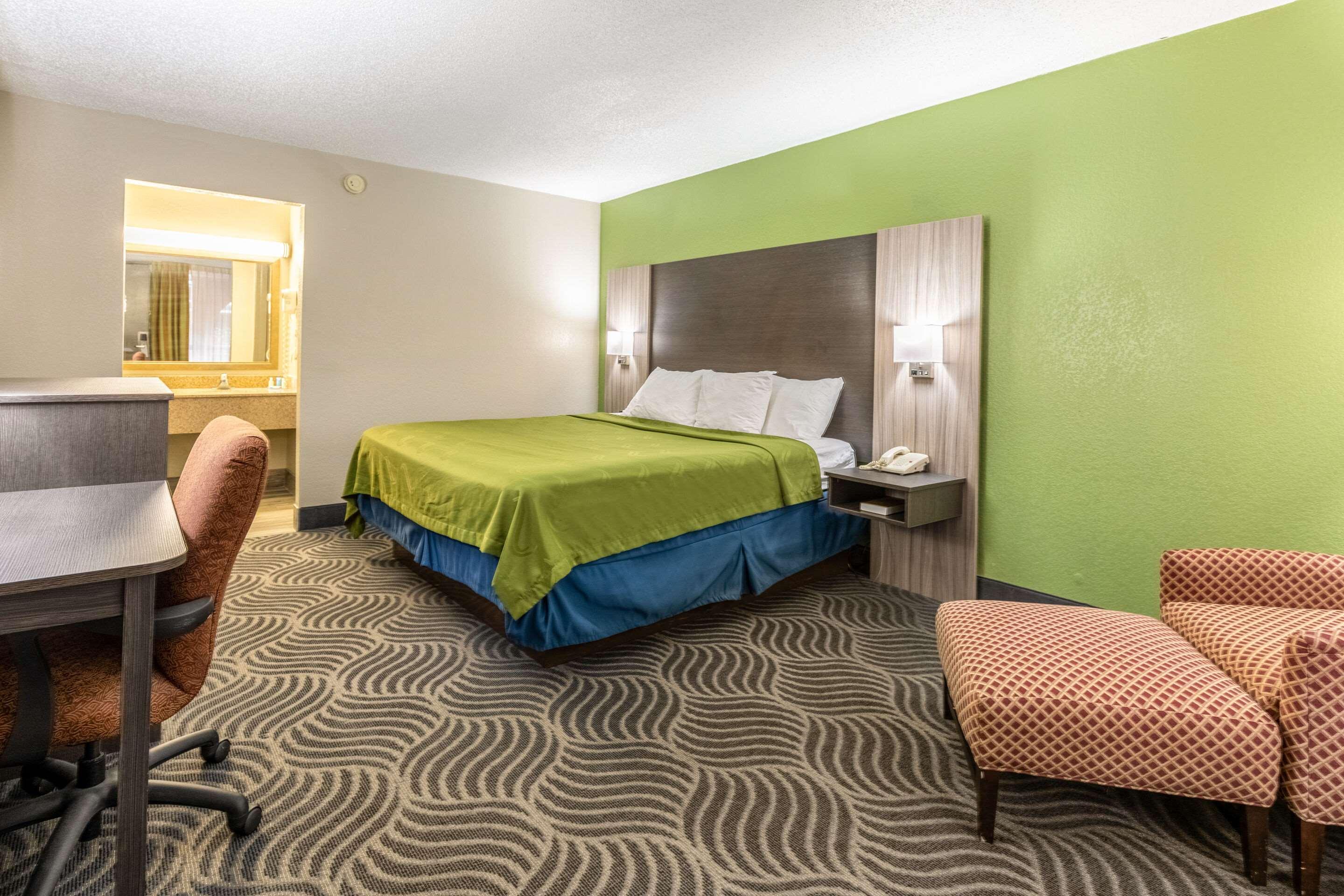 Quality Inn Newport Luaran gambar