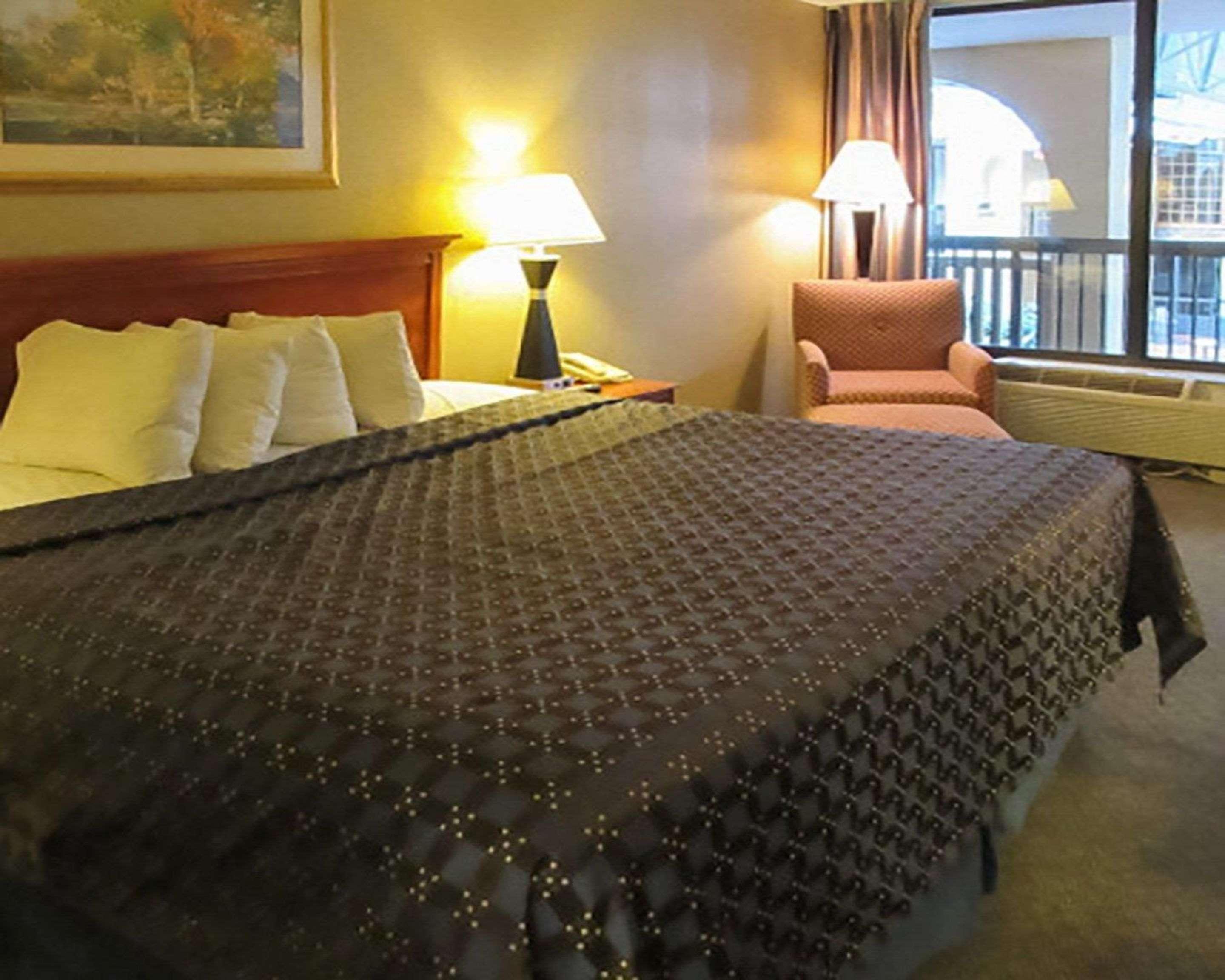 Quality Inn Newport Luaran gambar