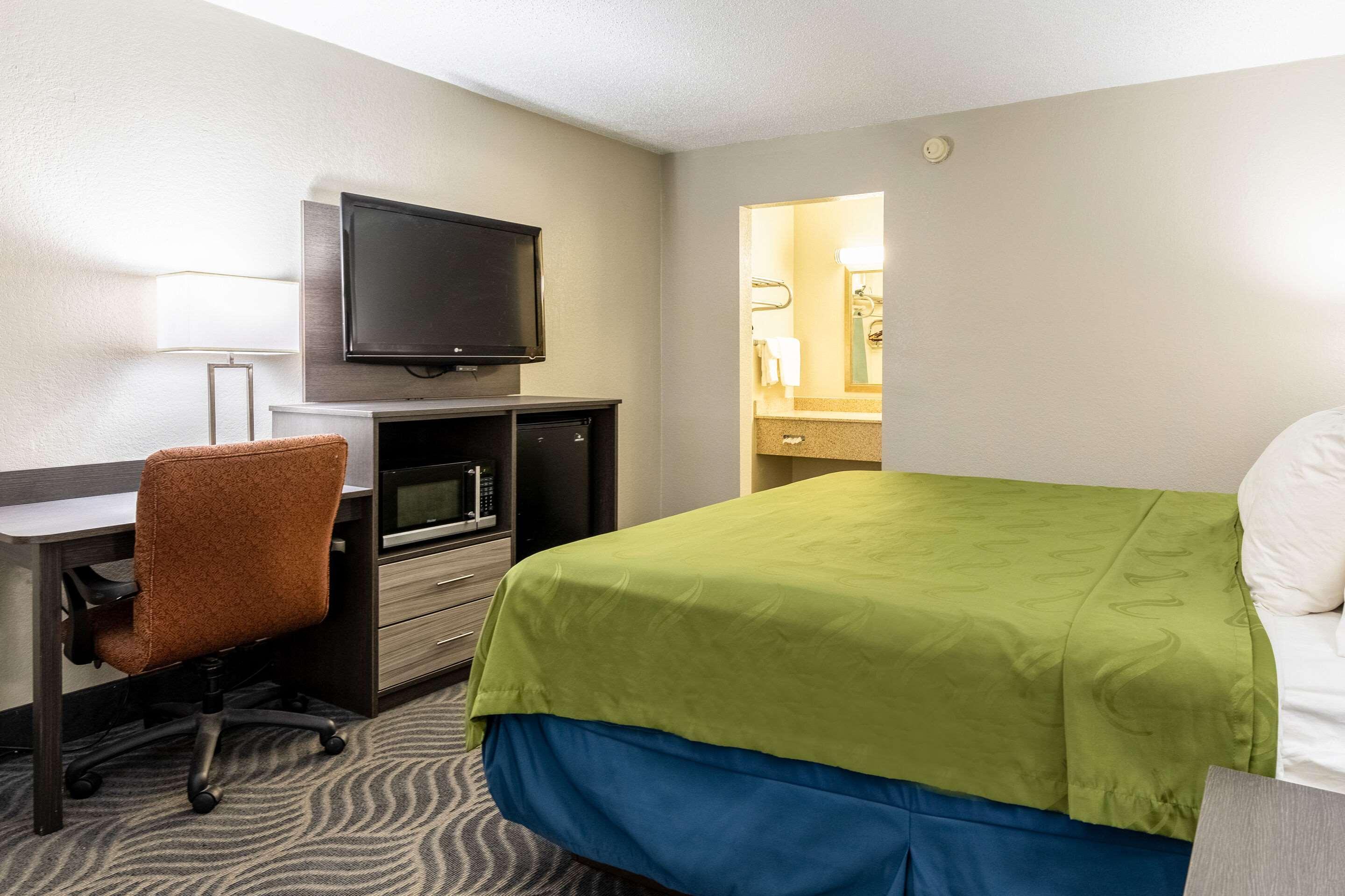 Quality Inn Newport Luaran gambar