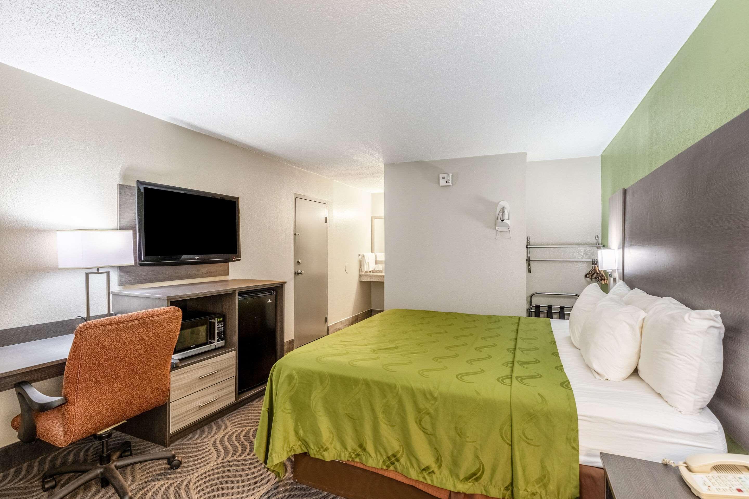 Quality Inn Newport Luaran gambar