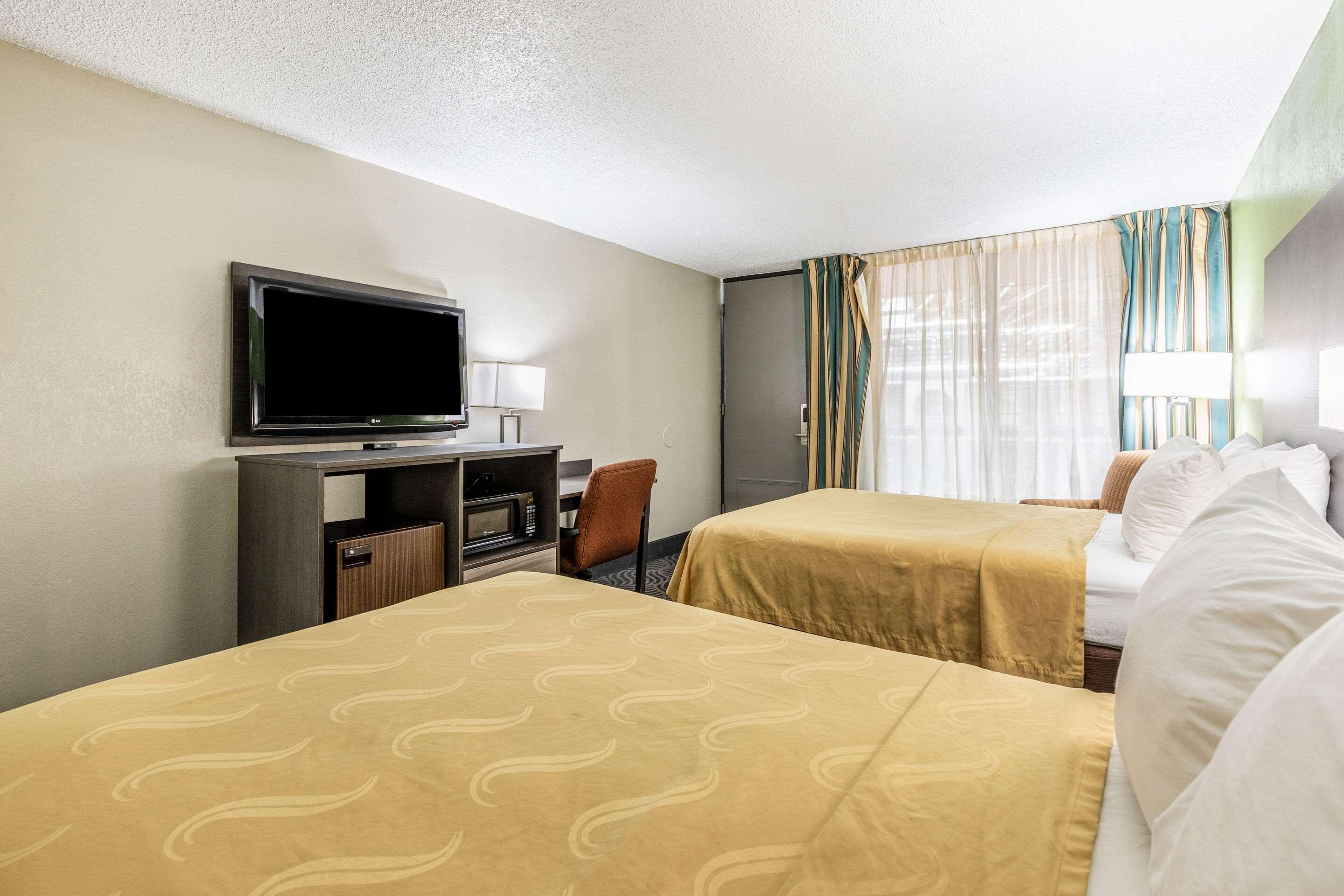 Quality Inn Newport Luaran gambar