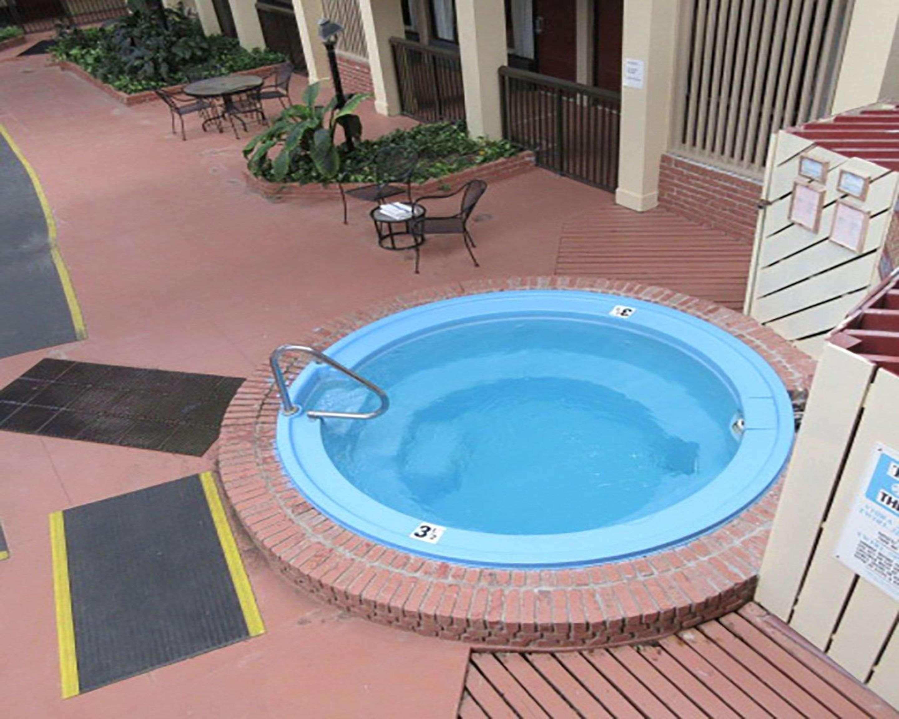 Quality Inn Newport Luaran gambar