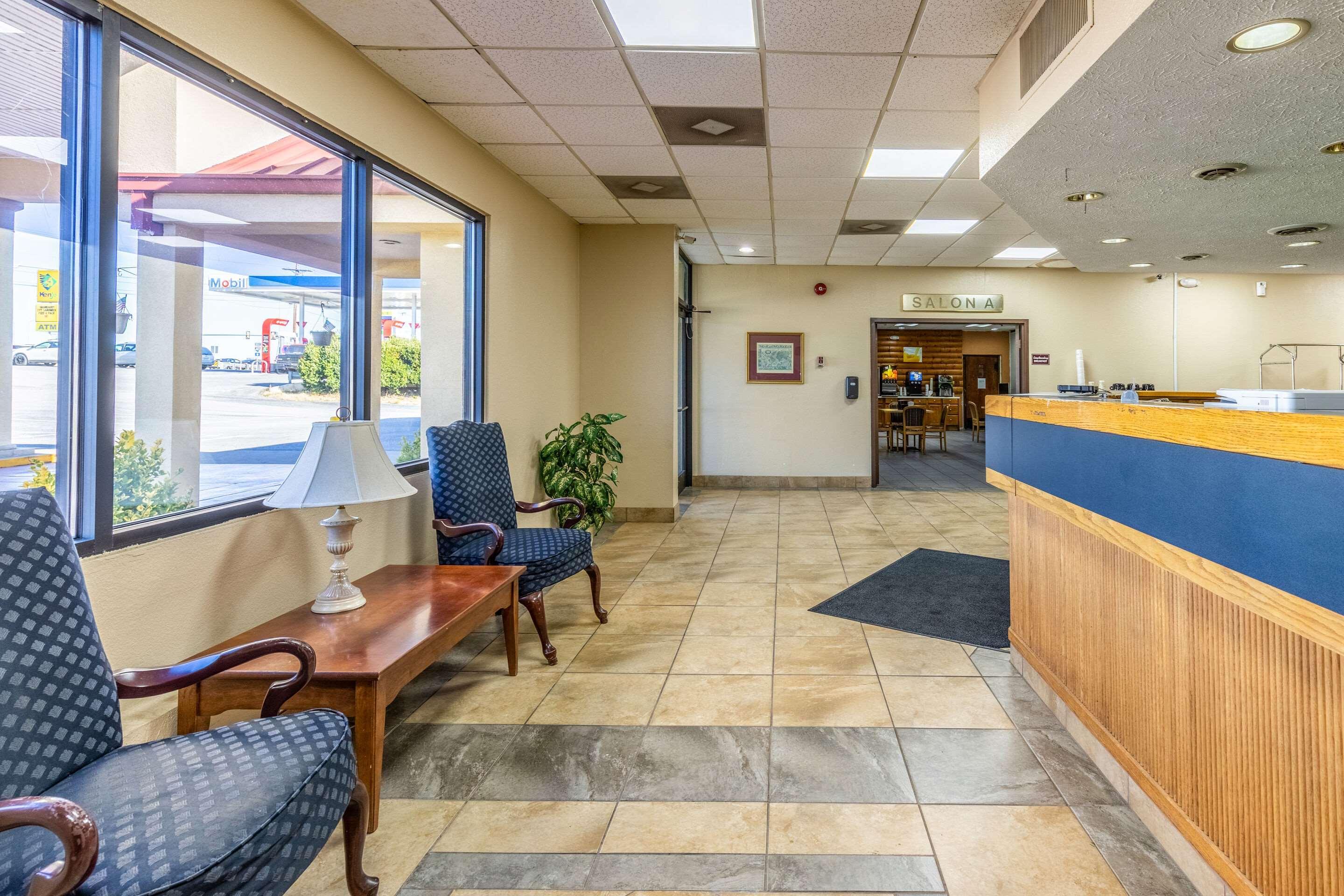 Quality Inn Newport Luaran gambar