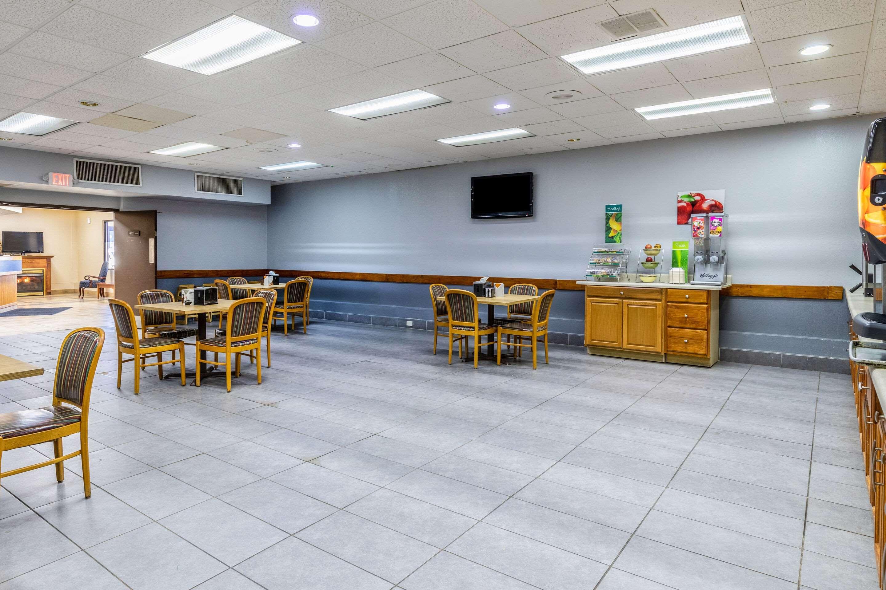 Quality Inn Newport Luaran gambar