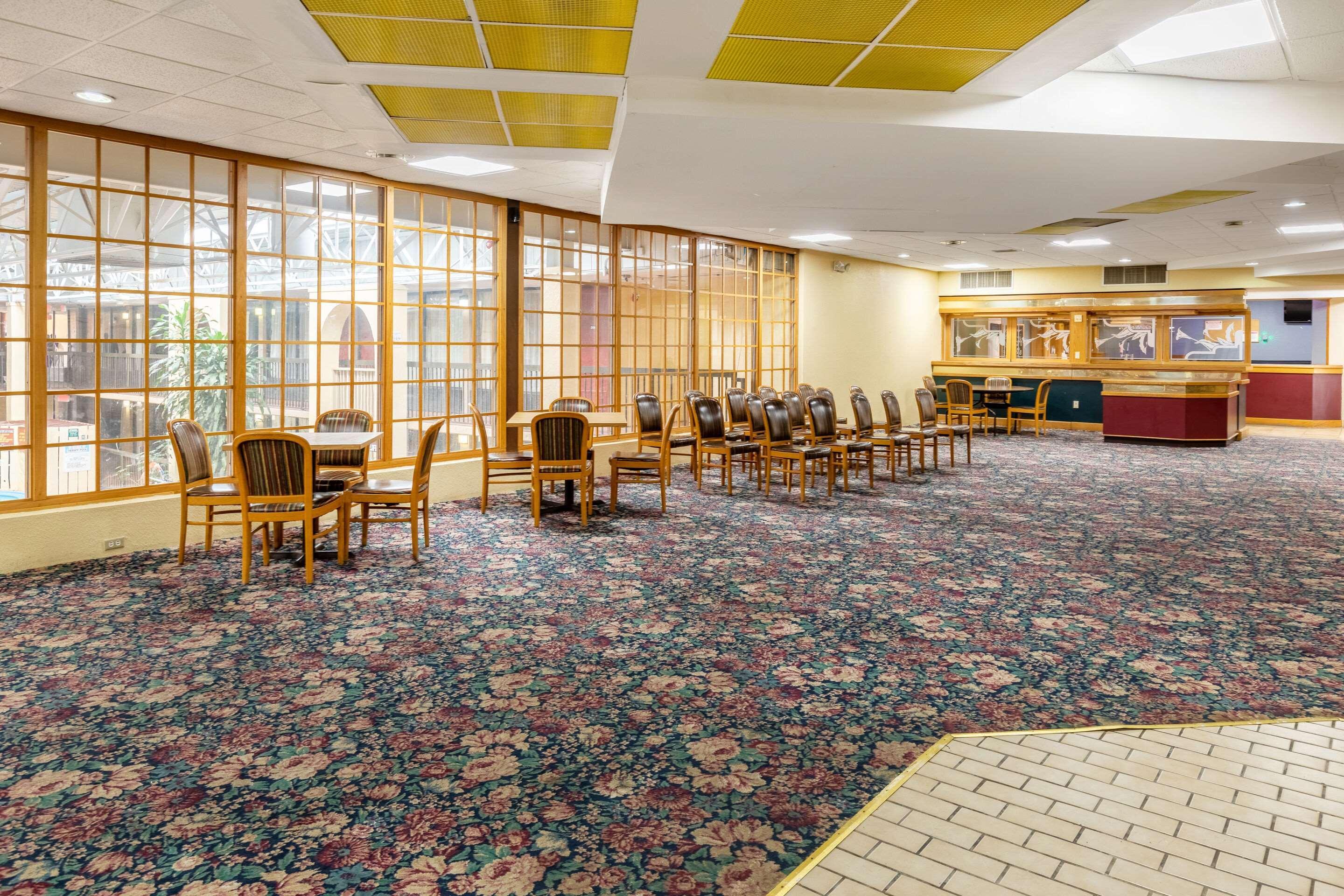 Quality Inn Newport Luaran gambar