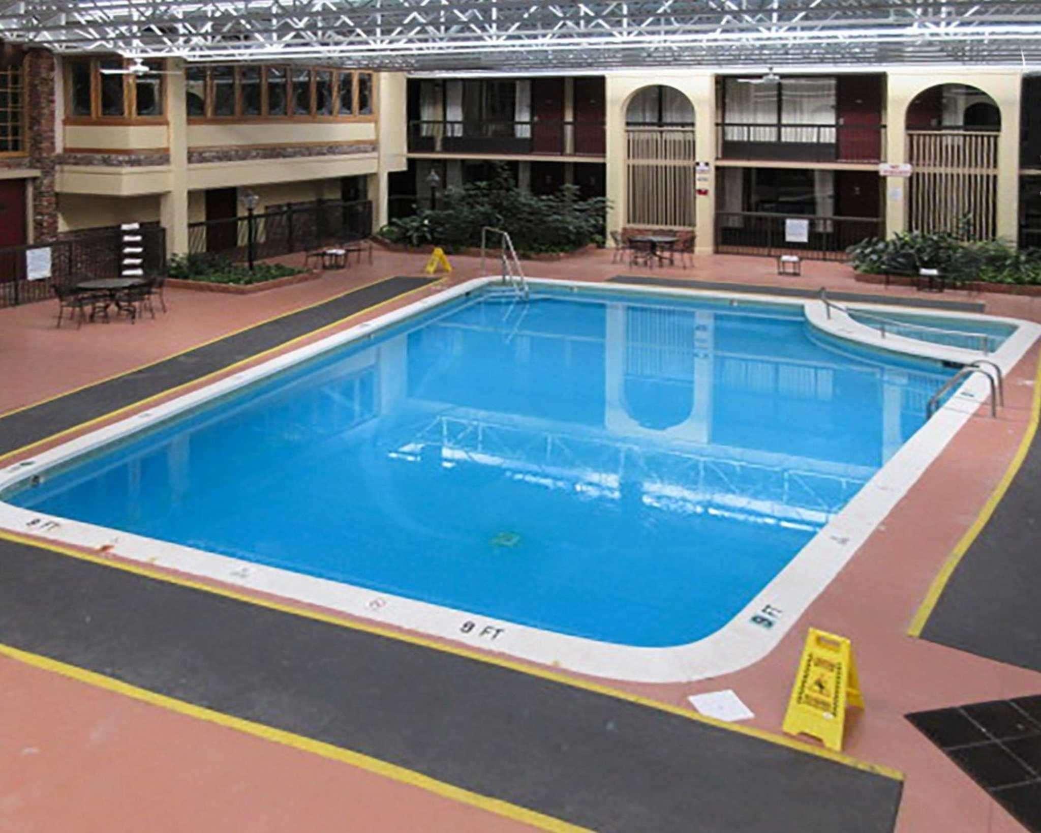 Quality Inn Newport Luaran gambar